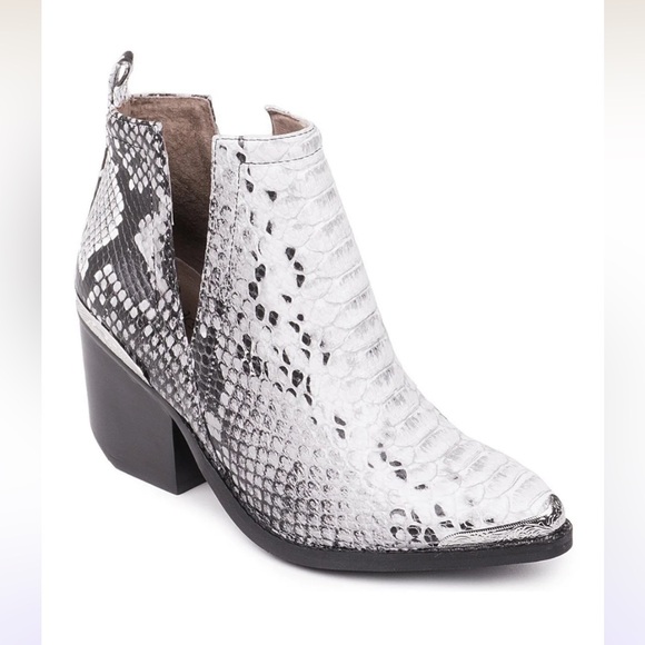 Jeffrey Campbell Crownwell Black & White Wester Snake Print Leather bootie Sz 8